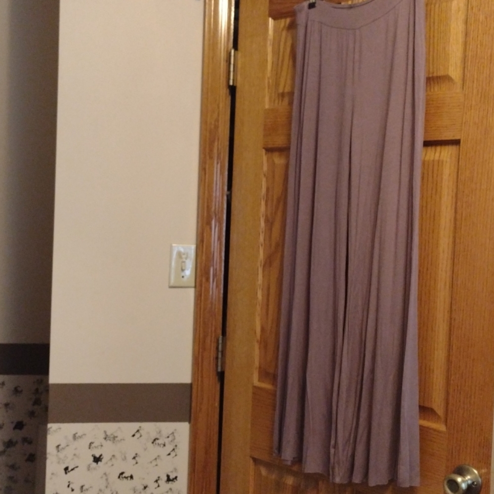 Gaucho Pants. Plum Purple. Worn once. Size: M